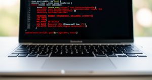 Arch Linux : 1500 apps malveillantes dans l’AUR, que faire ?